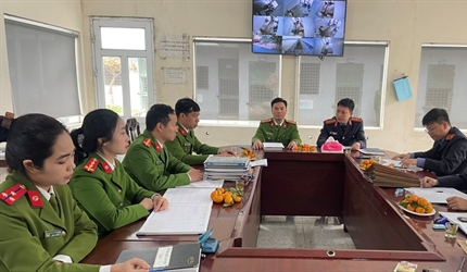 Viện KSND các huyện Thạch Thất và Đông Anh tiến hành trực tiếp kiểm sát...